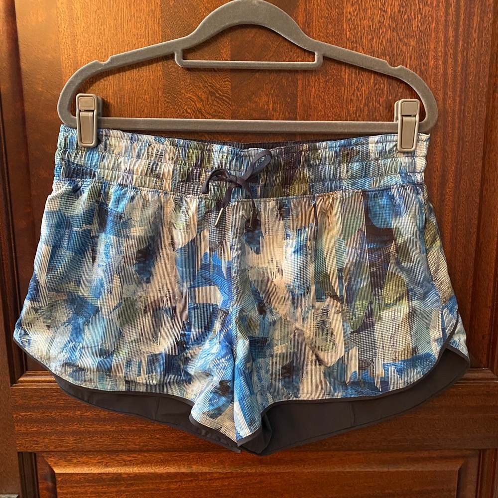 Lululemon pick a side reversible shorts